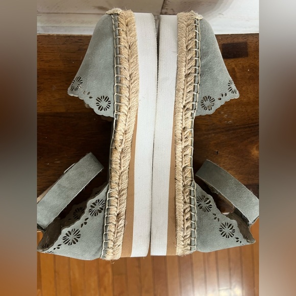 Vince Camuto Breshan Espadrilles in Mint.  Size 6 - Picture 6 of 11